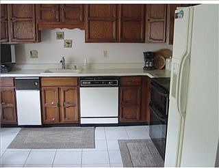 3rd image of 137 Glenwood Dr