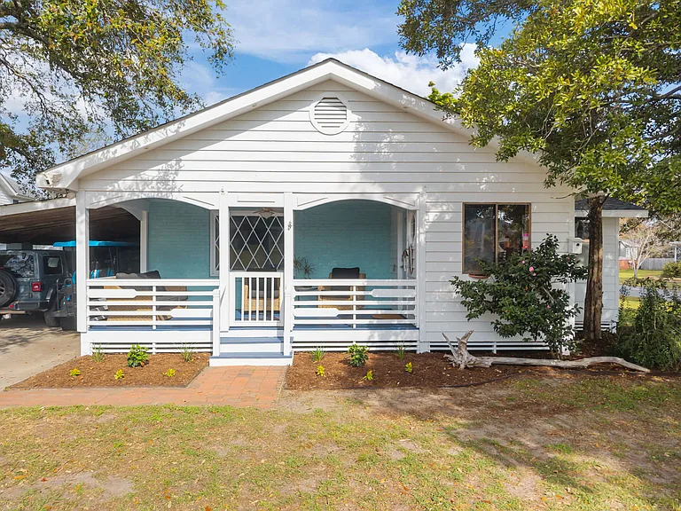 109 River Dr — Photo 1