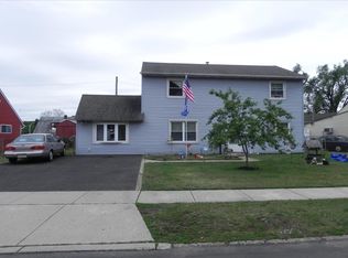 64 Pumpkin Hill Rd, Levittown, PA 19056