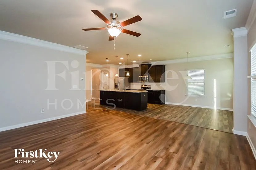 4 bed, 4.0 bath, 3124 sqft, $2,380 — Photo 3