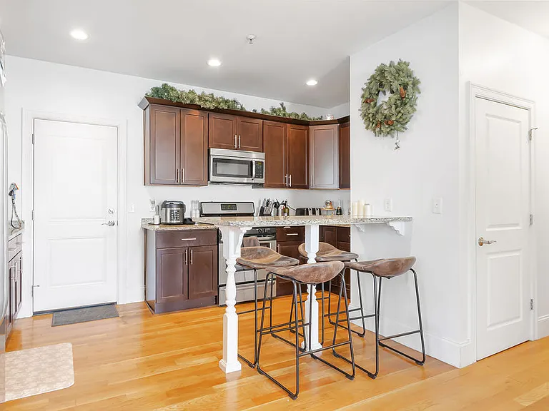 142 Boston St #3 — Photo 10