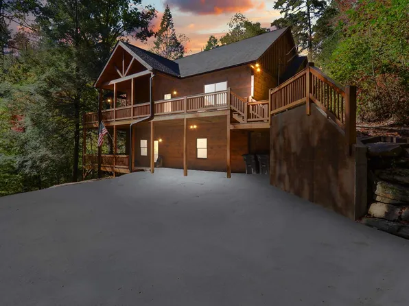332 Clark Trl, Ellijay, GA 30540