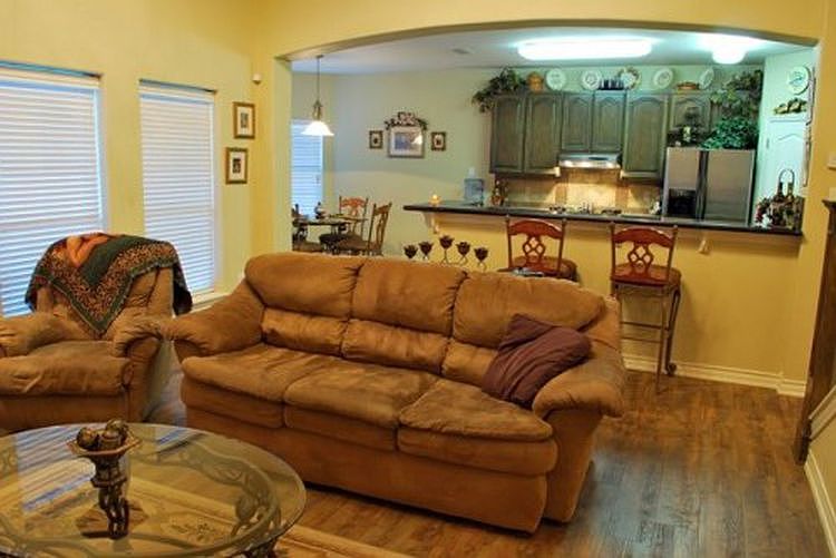 1st image of 10521 Bear Creek Dr
