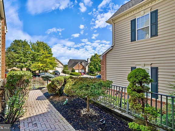 3rd image of 8325 Meadowsweet Rd #8325