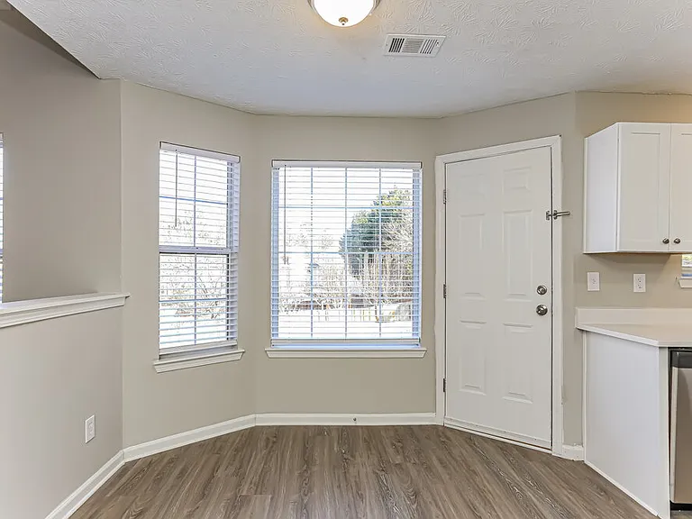 3300 Rockmill Dr — Photo 5