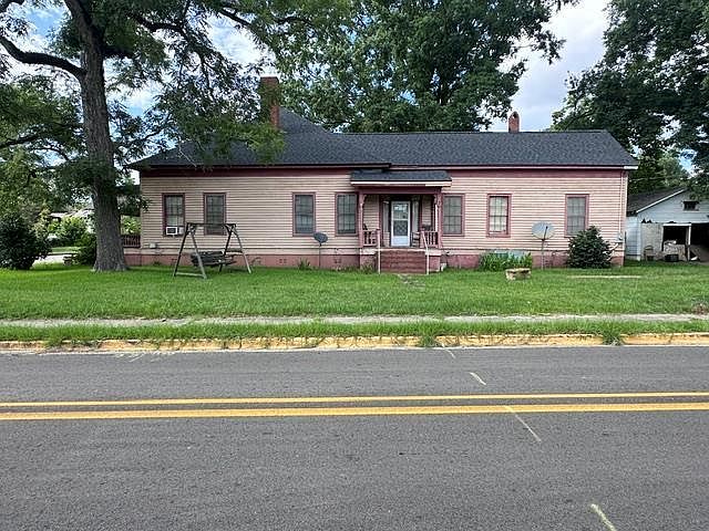 1st image of 302 Smith St