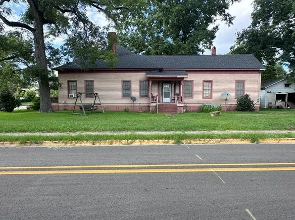302 Smith St, Tennille, GA 31089
