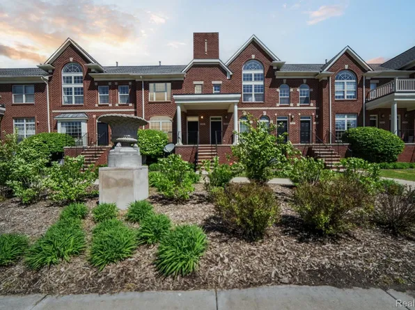 3201 Newbury Pl, Troy, MI 48084
