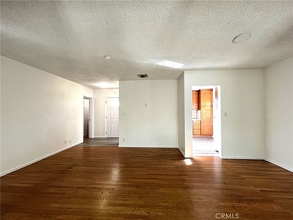 5th image of 10251 Foster Rd