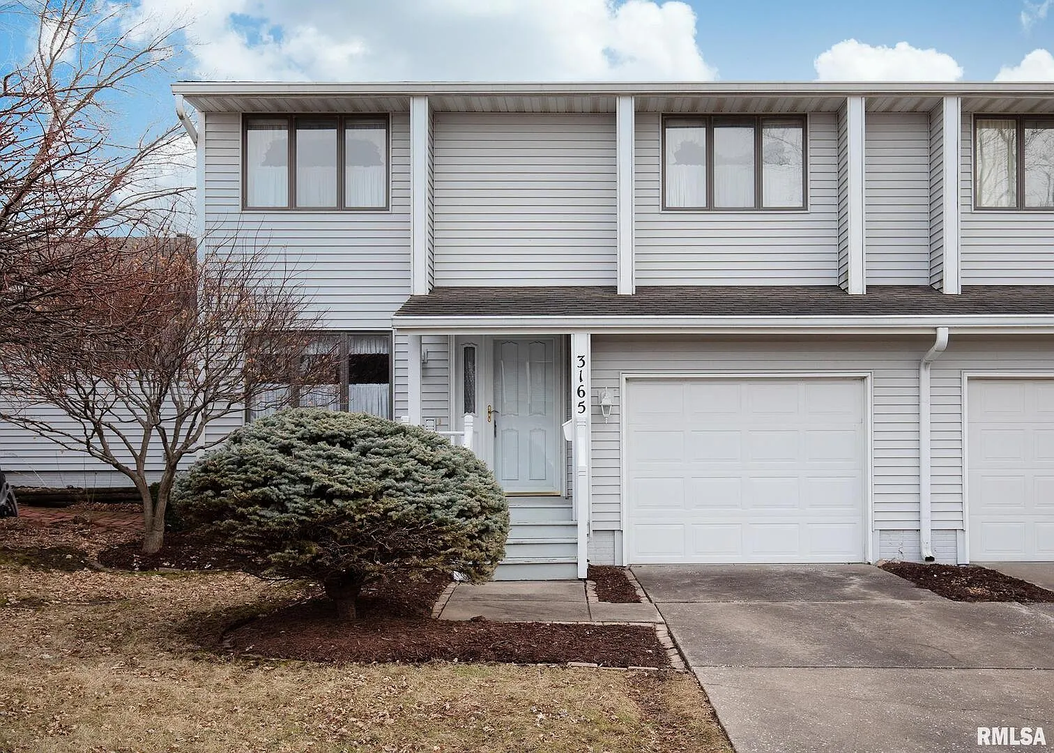 3165 Maplewood Dr photo 1