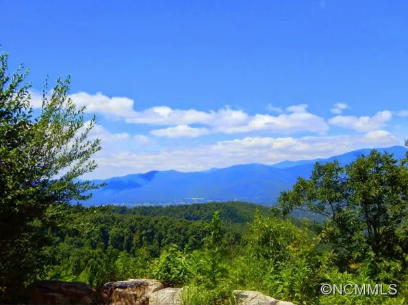 115 Settings Blvd, Black Mountain, NC 28711