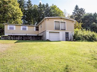 1202 Keystone Park Rd, Derry, PA 15627