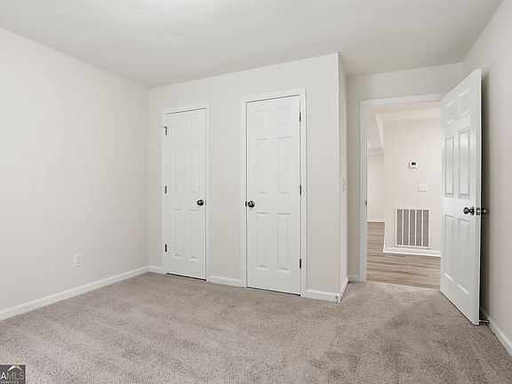 4th image of 93 Charlie Smith Dr