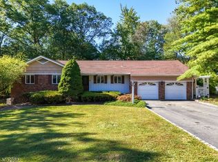 61 Douglas Dr, Towaco, NJ 07082