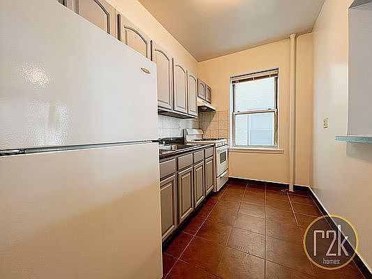 3rd image of 4721 44th St #1F