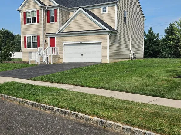 323 Pigott Dr, Florence, NJ 08518