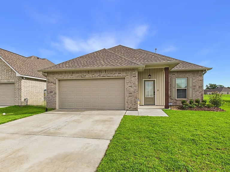 221 Tatum Ln — Photo 2