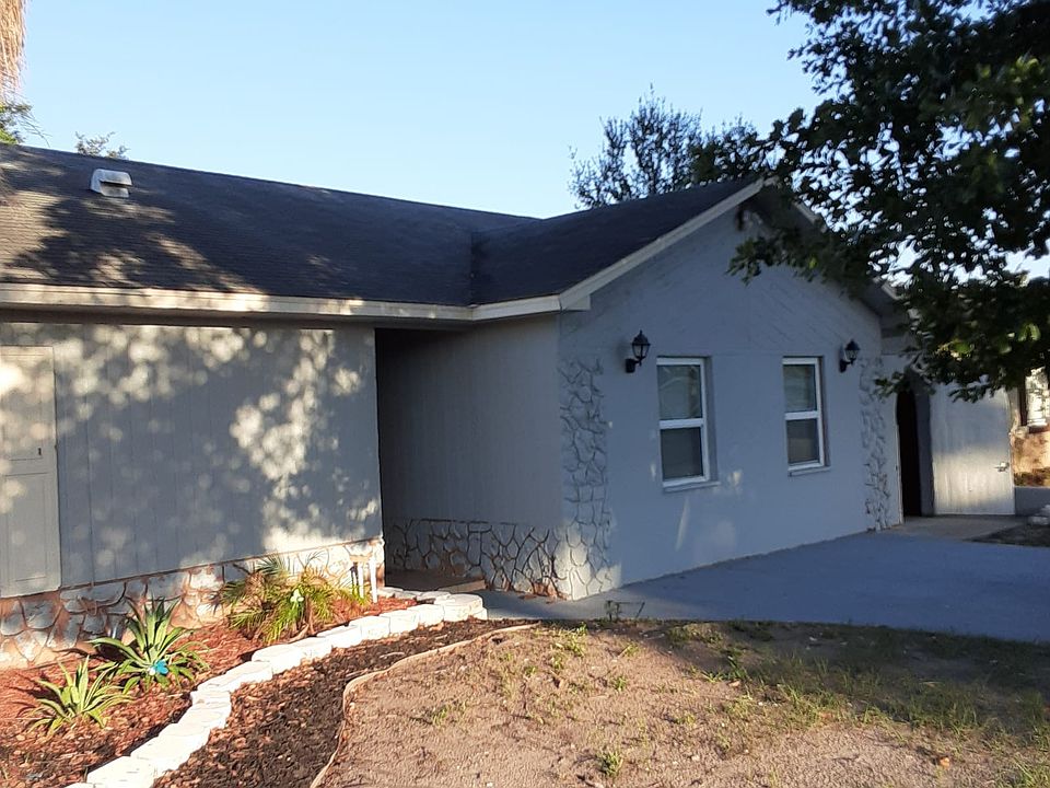 1st image of 5521 Axiom Ave