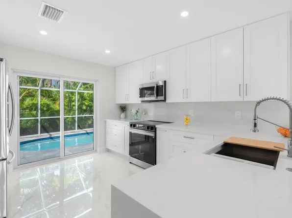 19619 Back Nine Drive, Boca Raton, FL 33498