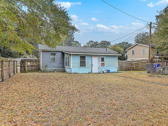 4th image of 1634 Sumner Ave