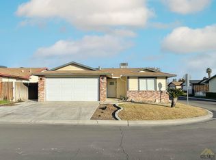 4800 Millbrook Way, Bakersfield, CA 93313