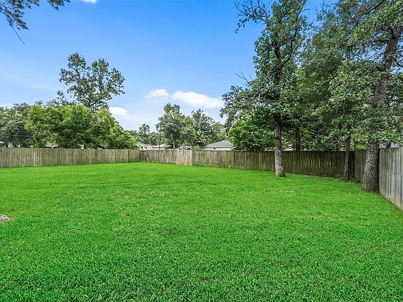 3rd image of 25827 Glen Loch Dr