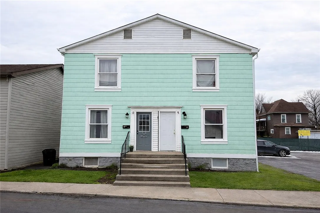 320 W Birch St photo 1