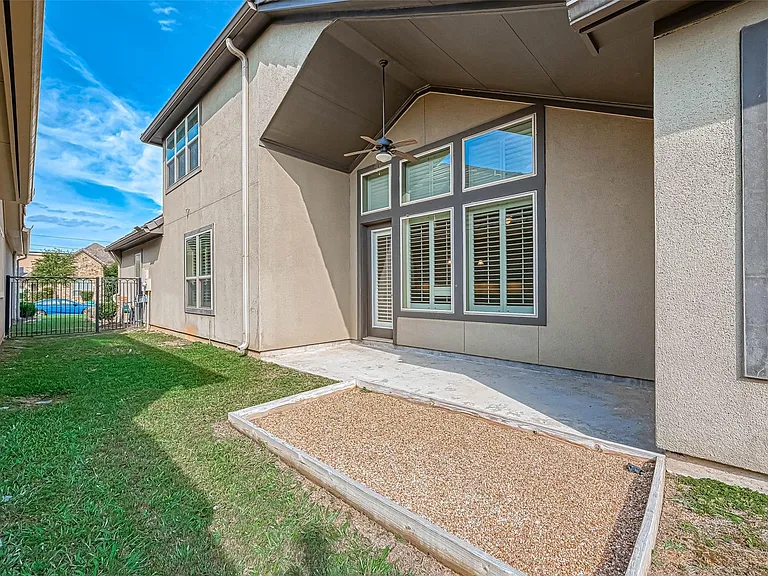 5014 Fairford Dr — Photo 31