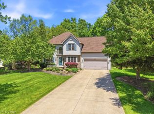 1287 Red Bush Ln, Macedonia, OH 44056