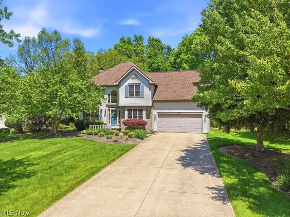 1287 Red Bush Ln, Macedonia, OH 44056