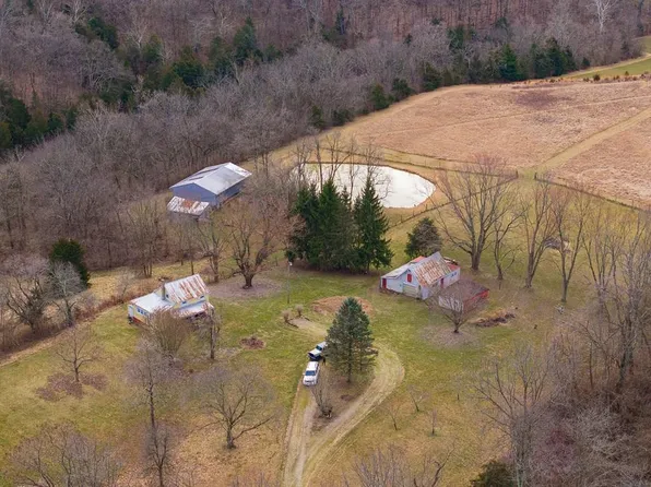 843 Greenlee Rd, Frankfort, OH 45628