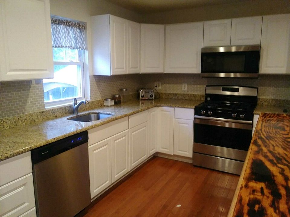 2nd image of 32 Rancocas Ln