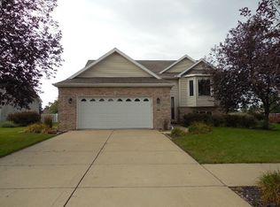 597 Sandburg Dr, Manteno, IL 60950