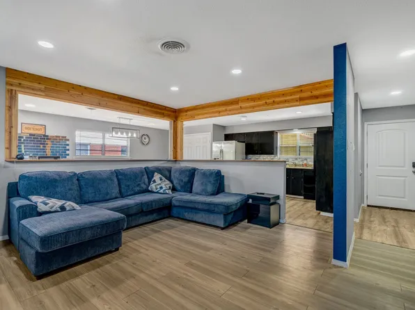 810 Arthur Dr, Arlington, TX 76013