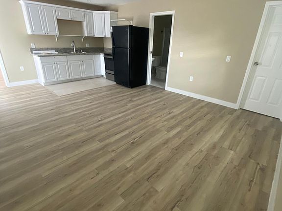 5th image of 2617 L Ave