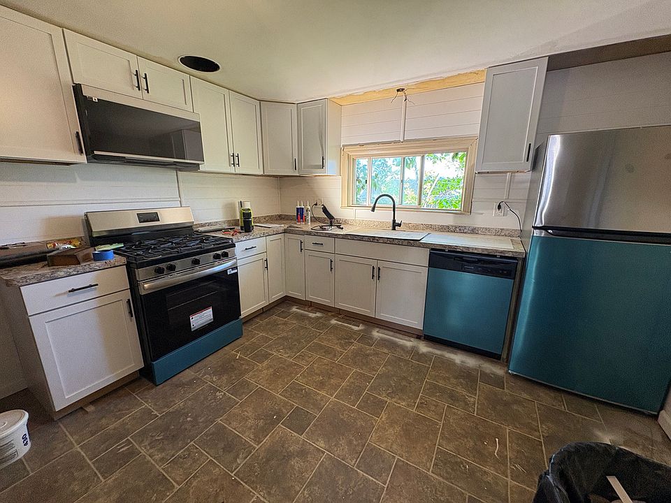 1st image of 165 Sawyer Ave #4