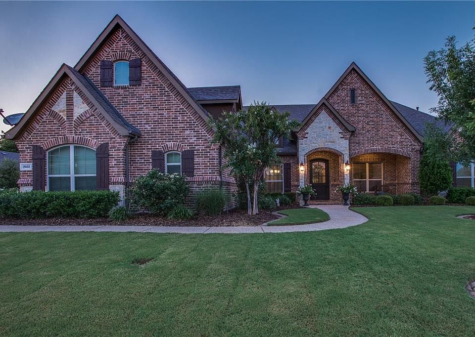 1st image of 2601 Fair Oaks Ln