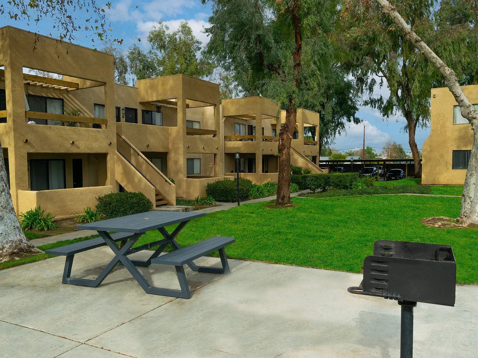 Rivera Apartments — Photo 2