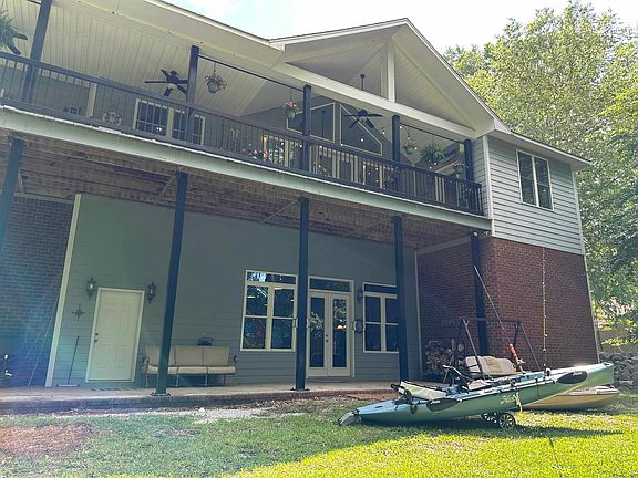 3rd image of 133 Cove Point Rd