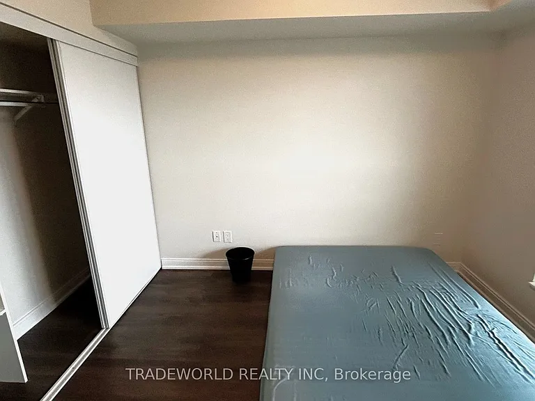 181 Village Green Sq #2911 — Photo 20