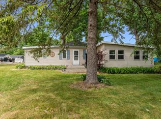 N1228 Sandalwood Dr, Genoa City, WI 53128