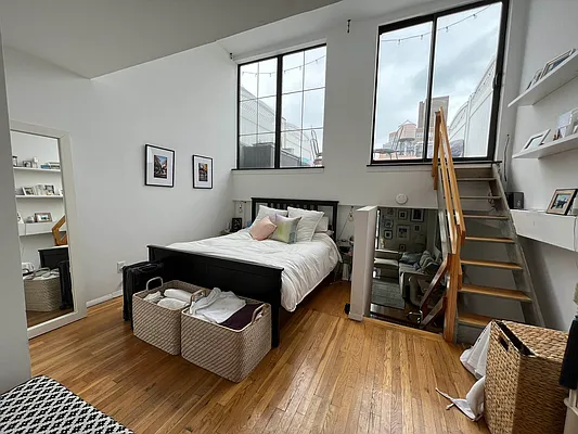 Rented by AZ REALTY NYC LLC | media 23