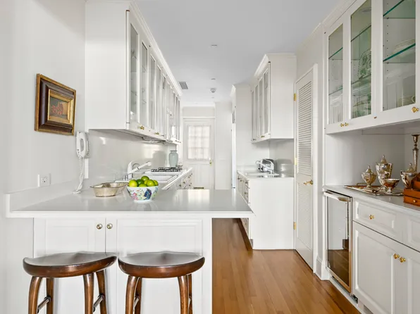 15 Sutton Place image 5 of 30