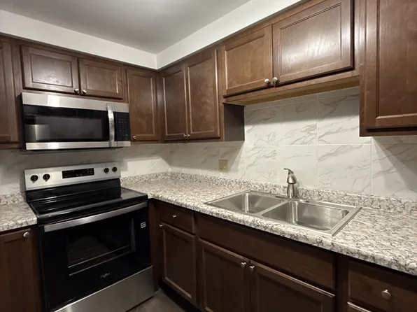 2413 Calypso Rd APT 1, Madison, WI 53704