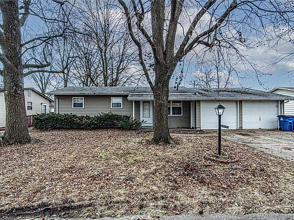 2nd image of 2538 Buenger Blvd
