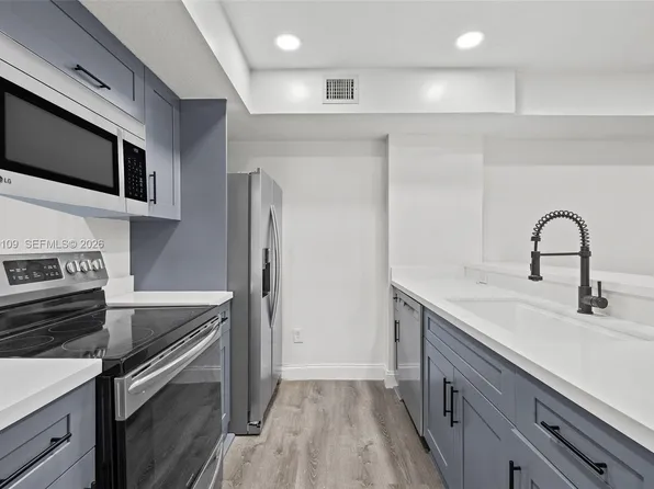 470 S Park Rd #7307, Hollywood, FL 33021