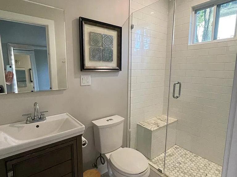 1119 Wesley Ave — Photo 15