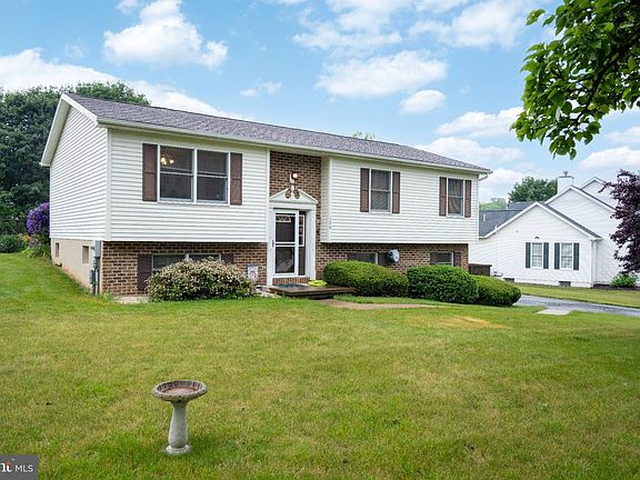 2nd image of 120 Edward Dr