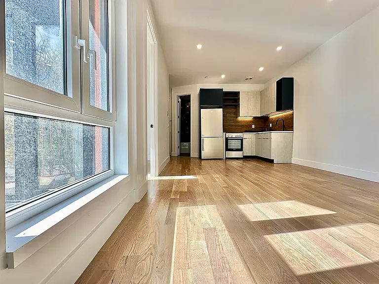 435 Meeker Ave #2A — Photo 15