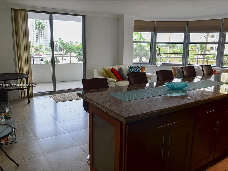 5555 Collins Ave #4A — Photo 7